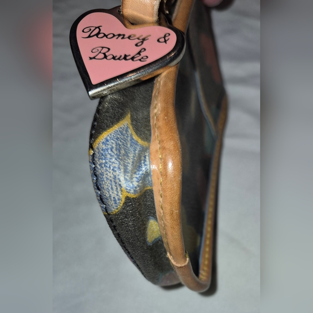 Heart Pattern Phone Case with Strap - image 3